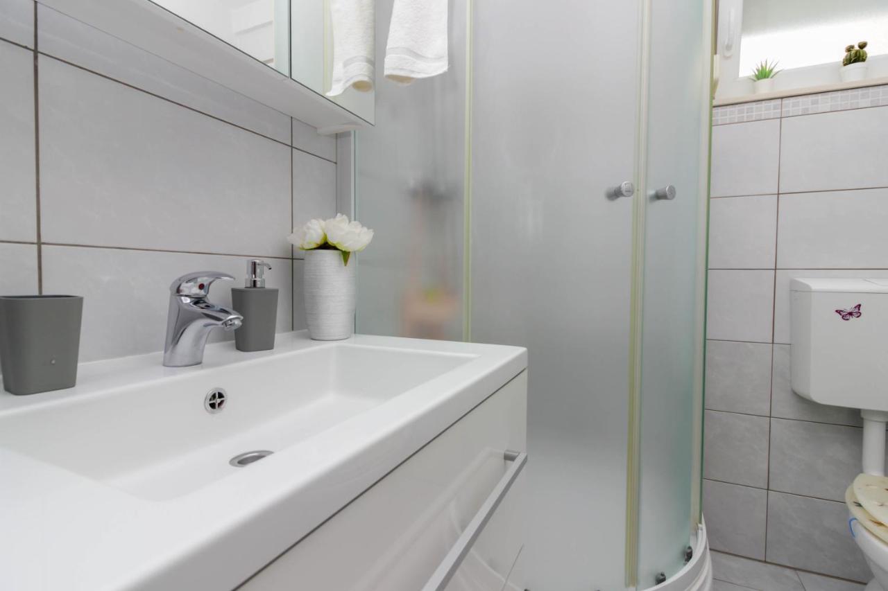 Ferienwohnung Apartman Tara Zadar Exterior foto