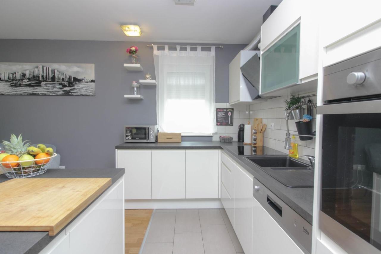 Ferienwohnung Apartman Tara Zadar Exterior foto