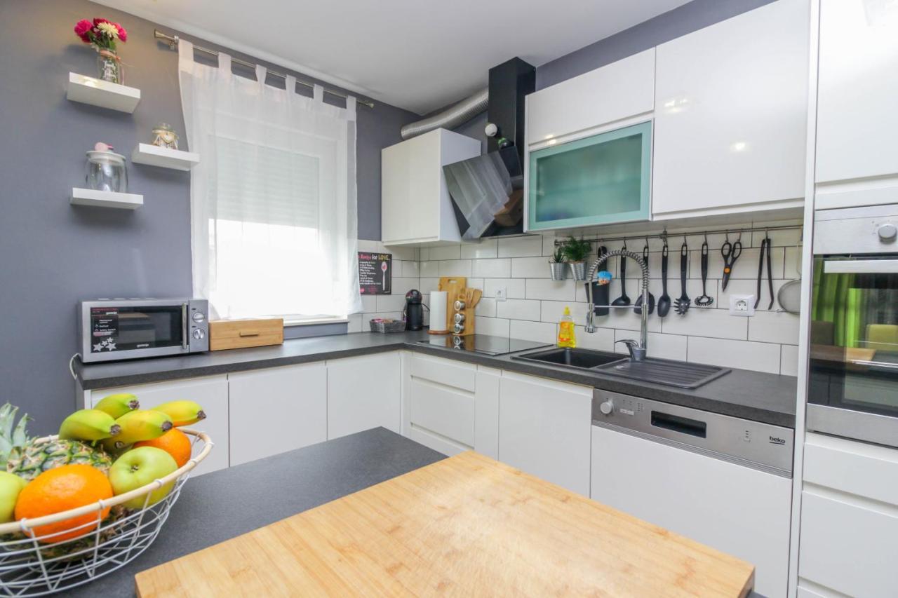Ferienwohnung Apartman Tara Zadar Exterior foto